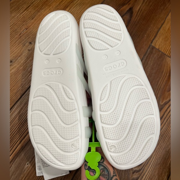 CROCS Splash Gloss Strappy Sandals - Picture 2 of 2